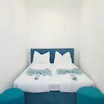 Ruyi -csaladi Haz 4* Σόπρον