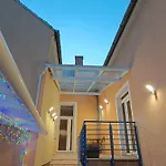 Ruyi -csaladi Haz Πανσιόν Σόπρον