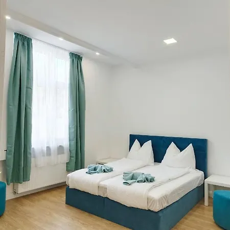 Ruyi -csaladi Haz Pensionat 4*