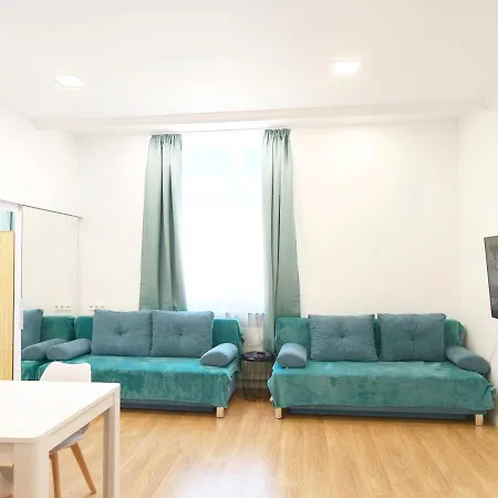 Ruyi -csaladi Haz 3* Sopron