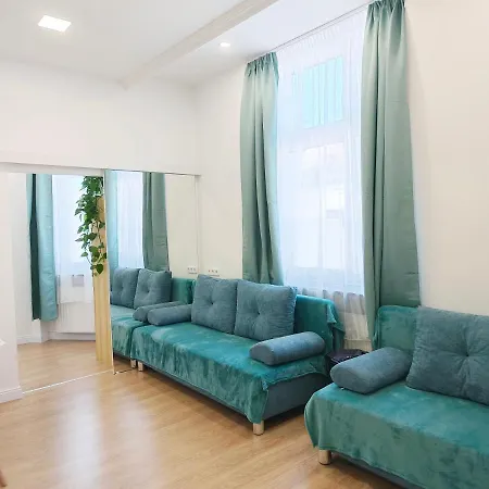 Ruyi -csaladi Haz 3*