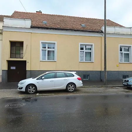 Ruyi -családi Ház Penzion Šoproň
