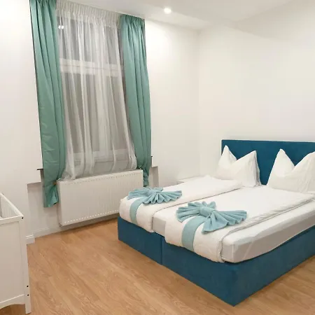 Ruyi -csaladi Haz 4* Sopron